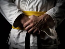 Biało-żółty pas judo: doskonała droga do mistrzostwa